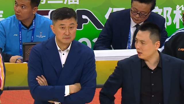 星空体育-果然遭3杀！广东惨负上海无缘4强，杜锋弃用强援，奎因空砍37+14